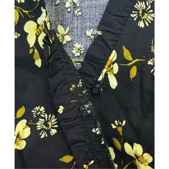 Lost + Wander Daisy Floral Long Sleeve Crop Top 2X Black Smocked Ruffle V-Neck - Picture 7 of 12